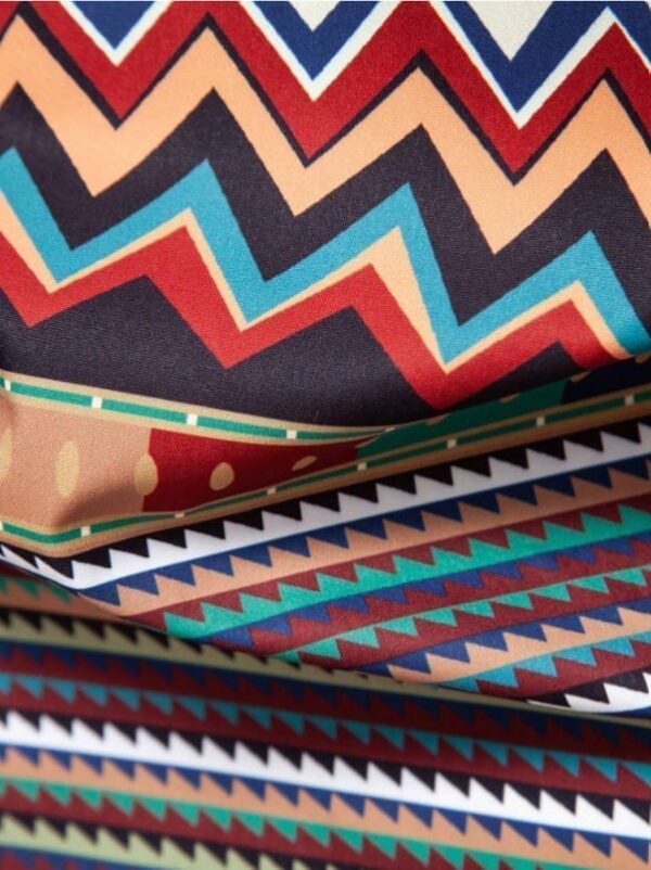 Chemise boutonnée à imprimé chevron pour hommes – Image 7