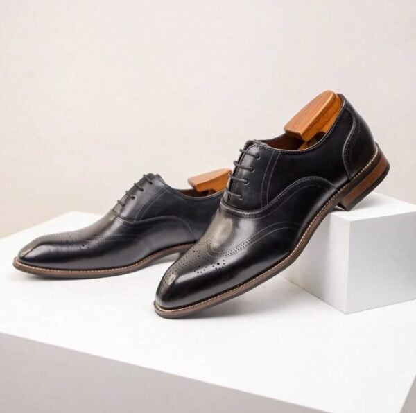 Chaussures en cuir véritable d'affaires pour hommes Chaussures en cuir véritable d'affaires pour hommes 11 juillet 2024 Kotazando