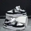 Basket de sport noires et blanches Basket de sport noires et blanches à la mode pour enfants 26 décembre 2024 Kotazando