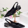 Chaussures plates en relief de crocodile noir pour femmes Chaussures pour femmes, bout pointu, talons plats juillet 20, 2024 Kotazando