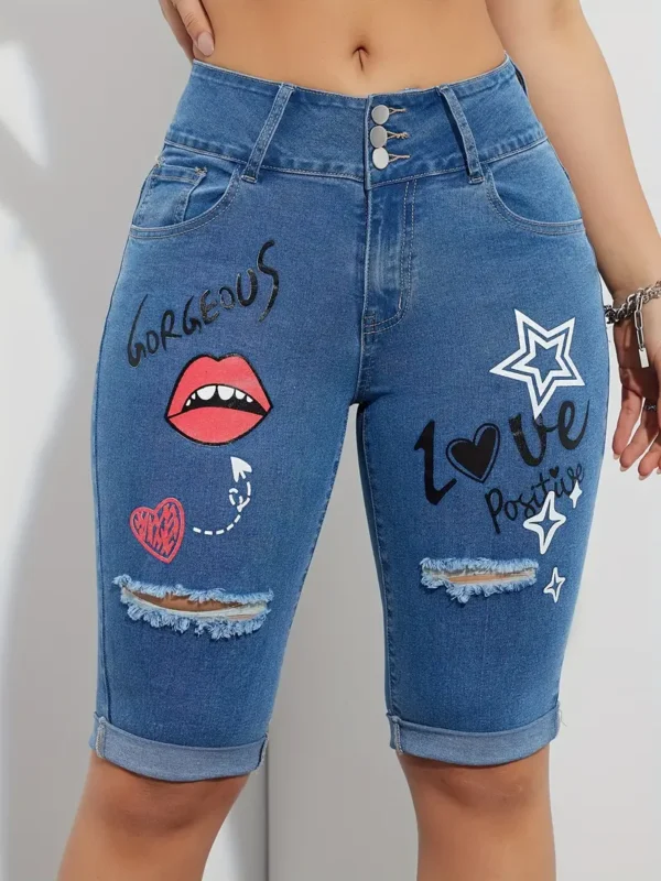 Short en jean déchiré avec imprimé de lettres Short en jean déchiré avec imprimé de lettres, lèvres, cœur, étoile, streetwear, ourlet retroussé 11 août 2024 Kotazando