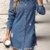 Robe chemise en jean unie élégante pour femme Robe en jean bleu délavé à manches longues et ourlet brut déchiré pour femme août 14, 2024 Kotazando