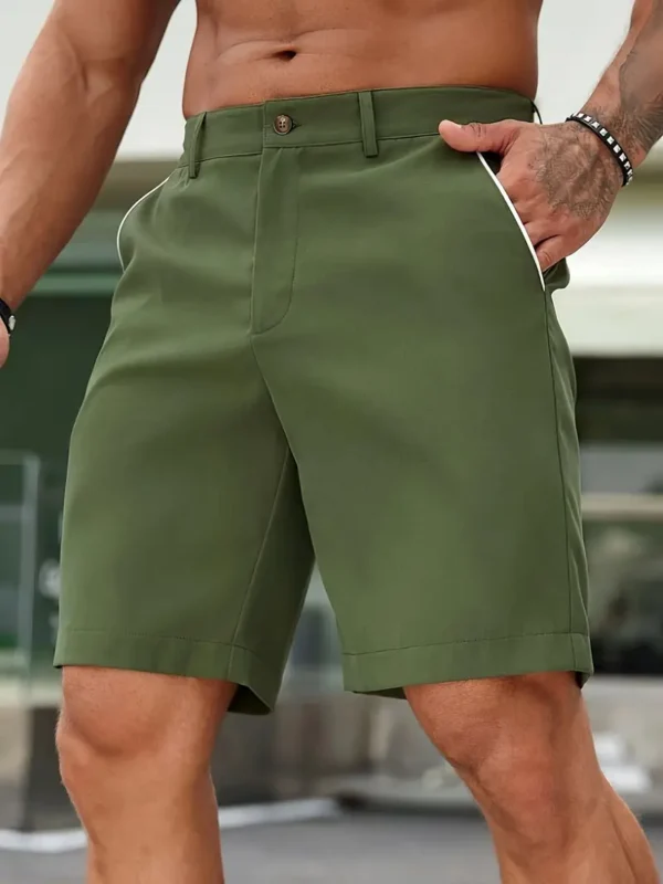 Short décontracté de couleur unie pour homme avec plusieurs poches, short chic et tendance pour les loisirs d'été et les stations balnéaires
