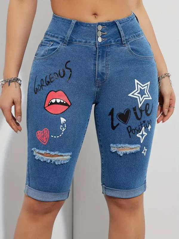 Short en jean déchiré avec imprimé de lettres Short en jean déchiré avec imprimé de lettres, lèvres, cœur, étoile, streetwear, ourlet retroussé 11 août 2024 Kotazando