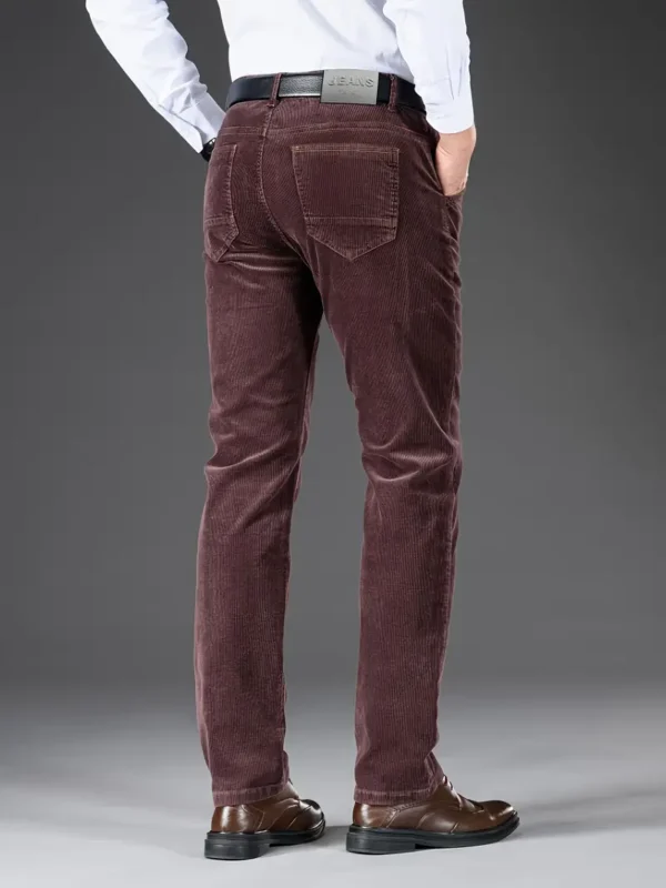 Pantalon en velours côtelé uni pour homme avec poches Pantalon en velours côtelé uni pour homme avec poches, pantalon slim décontracté en coton pour activités de plein air 28 août 2024 Kotazando