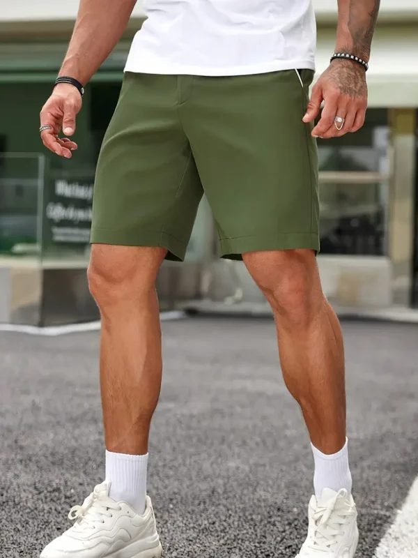 Short décontracté de couleur unie pour homme avec plusieurs poches, short chic et tendance pour les loisirs d'été et les stations balnéaires – Image 4