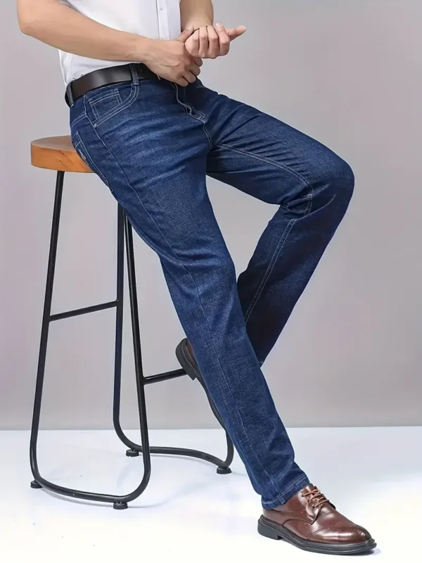 Pantalon en jean uni pour homme avec poches Pantalon en jean uni pour homme avec poches, jean décontracté en mélange de coton pour activités de plein air estivales 17 août 2024 Kotazando