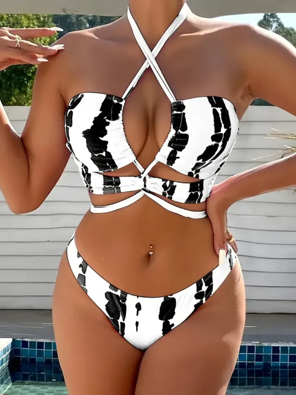 Bikini dos nu croisé à imprimé rayé avec cache-cœur fendu sur le côté Bikini dos nu croisé à imprimé rayé avec cache-cœur fendu sur le côté, ensemble de 3 pièces, maillots de bain et vêtements pour femmes 27 août 2024 Kotazando