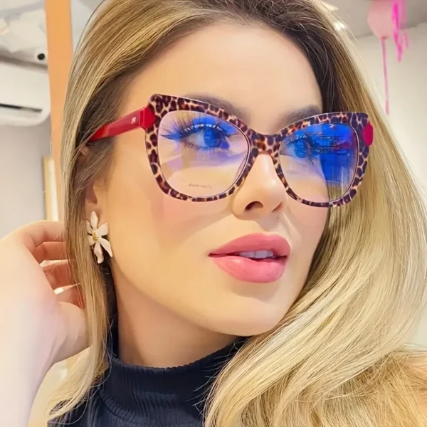 Lunettes de soleil carrées tendance pour femmes et hommes Lunettes de soleil carrées tendance pour femmes et hommes, style vintage, ajourées, pour fête, plage, voyage 30 août 2024 Kotazando