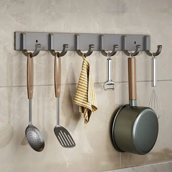 1 pièce de crochets perforés en aluminium, une rangée de cintres de salle de bain, des crochets pour serviettes et chapeaux de salle de bain et de cuisine – Image 5