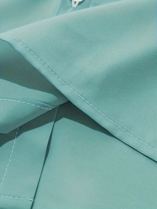 Tenue pour homme, chemise boutonnée à manches courtes à revers uni et short à cordon de serrage – Image 6