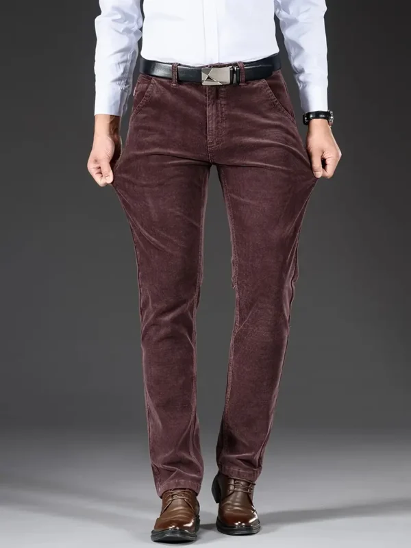 Pantalon en velours côtelé uni pour homme avec poches Pantalon en velours côtelé uni pour homme avec poches, pantalon slim décontracté en coton pour activités de plein air 28 août 2024 Kotazando