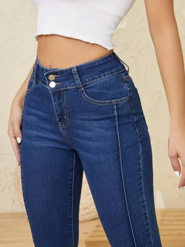 Jean bootcut bleu à double bouton Jean bootcut bleu à double bouton, pantalon en denim décontracté à poches obliques très extensibles, jeans et vêtements en denim pour femmes 13 août 2024 Kotazando