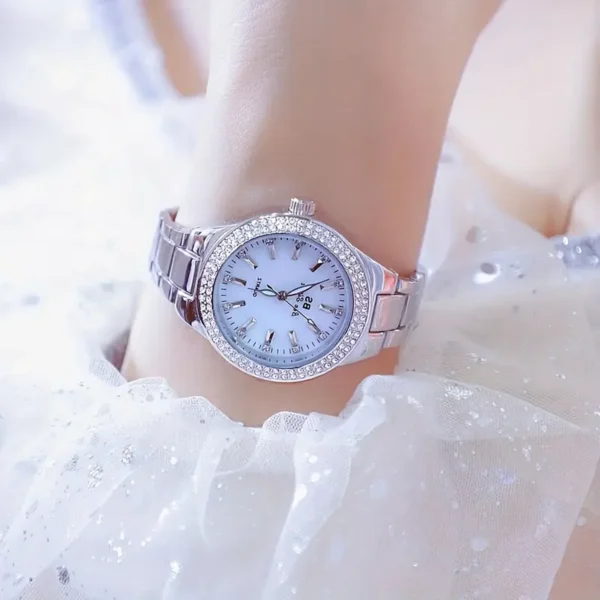 Montre à quartz avec strass pour soirée Montre à quartz avec strass pour soirée, cadeau pour la fête des mères, la Saint-Valentin 3 octobre 2024 Kotazando