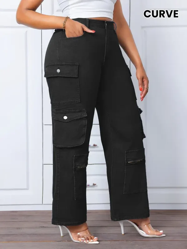 Jean cargo noir grande taille pour femme avec plusieurs poches Jean cargo noir grande taille pour femme avec plusieurs poches, pantalon large en denim stretch décontracté, pantalon tendance pour le confort et le style - Parfait pour l'automne et l'hiver 13 septembre 2024 Kotazando