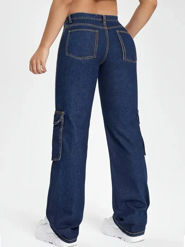 Pantalon en jean décontracté à jambe évasée Pantalon cargo en denim bleu foncé délavé, taille plus, avec poches latérales à rabat, pour femmes. Vêtements et jeans en denim pour femmes 13 septembre 2024 Kotazando