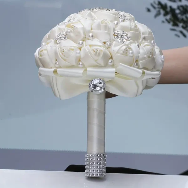 Bouquet de satin de mariée avec fausses perles et strass, accessoire de main romantique pour mariage 14 septembre 2024 Kotazando