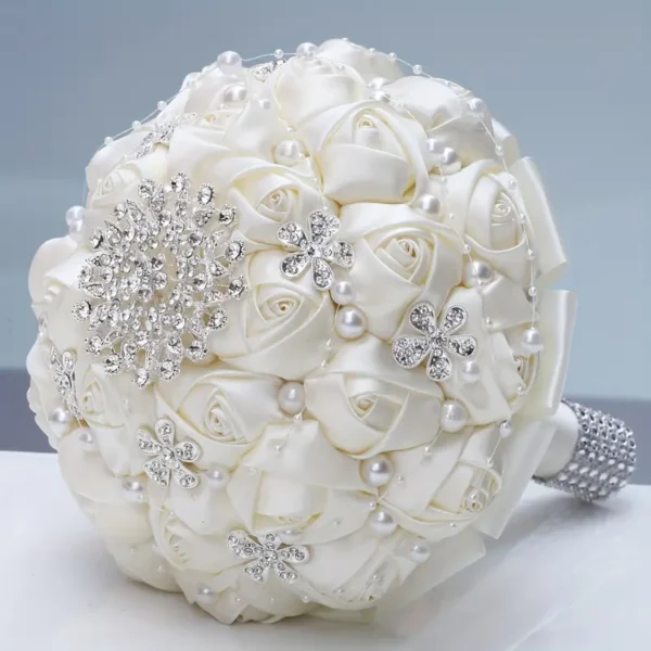 Bouquet de satin de mariée avec fausses perles et strass, accessoire de main romantique pour mariage 14 septembre 2024 Kotazando