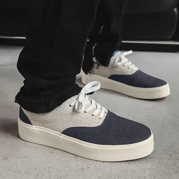 Chaussures de skateboard simples et tendance pour hommes, antidérapantes, basses, confortables pour la marche en plein air, le jogging, la rue, les vacances, toutes saisons – Image 3