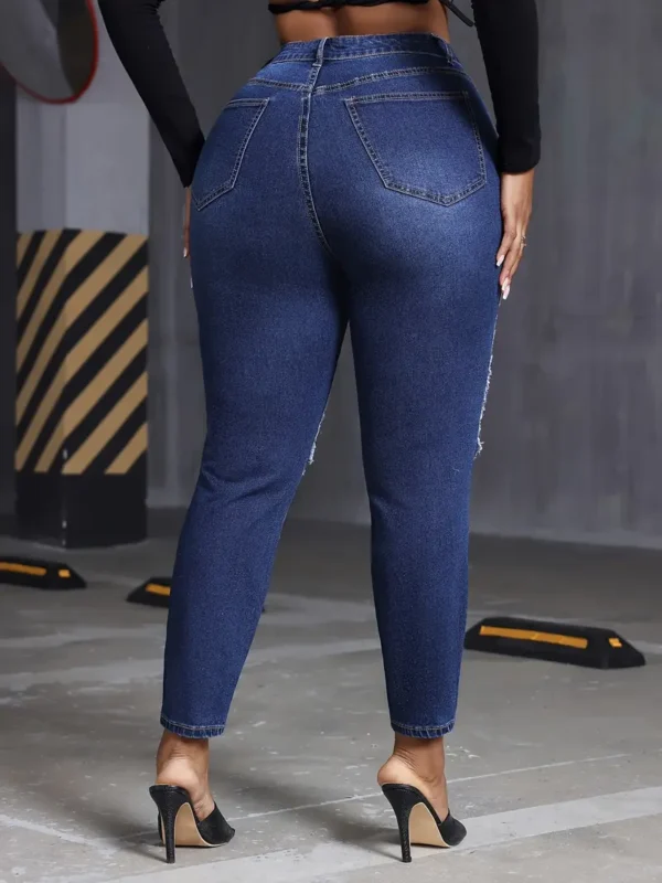 Pantalon en jean bleu foncé délavé avec taille haute Pantalon en jean bleu foncé délavé avec taille haute, poches factices, bord brut et effet moustaches, pour femmes 13 septembre 2024 Kotazando