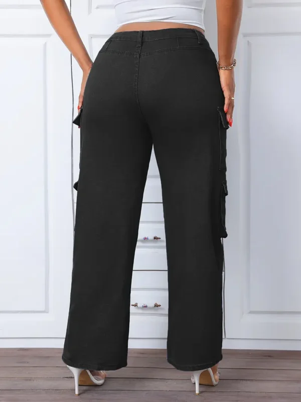 Jean cargo noir grande taille pour femme avec plusieurs poches Jean cargo noir grande taille pour femme avec plusieurs poches, pantalon large en denim stretch décontracté, pantalon tendance pour le confort et le style - Parfait pour l'automne et l'hiver 13 septembre 2024 Kotazando