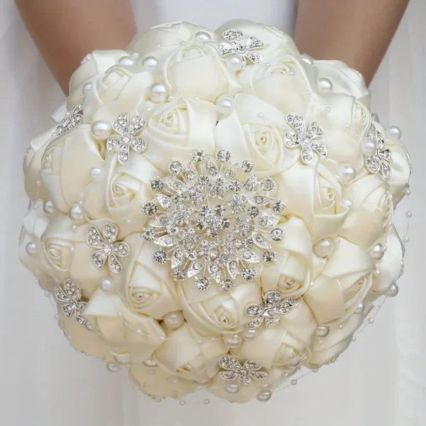 Bouquet de satin de mariée avec fausses perles et strass, accessoire de main romantique pour mariage 14 septembre 2024 Kotazando