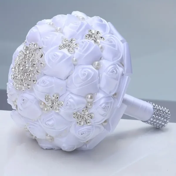 Bouquet de satin de mariée avec fausses perles et strass, accessoire de main romantique pour mariage 14 septembre 2024 Kotazando