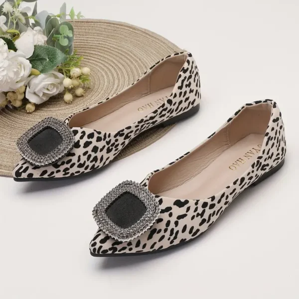 Chaussures plates à imprimé léopard et strass pour femmes, chaussures à enfiler à bout pointu et semelle souple, chaussures tendance et légères – Image 5