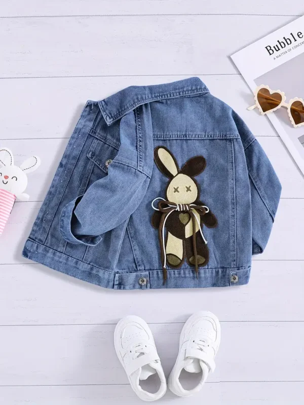 Jacket en jean décontractée pour enfants avec broderie de lapin de dessin animé au dos, col à revers, manches longues à épaules tombantes