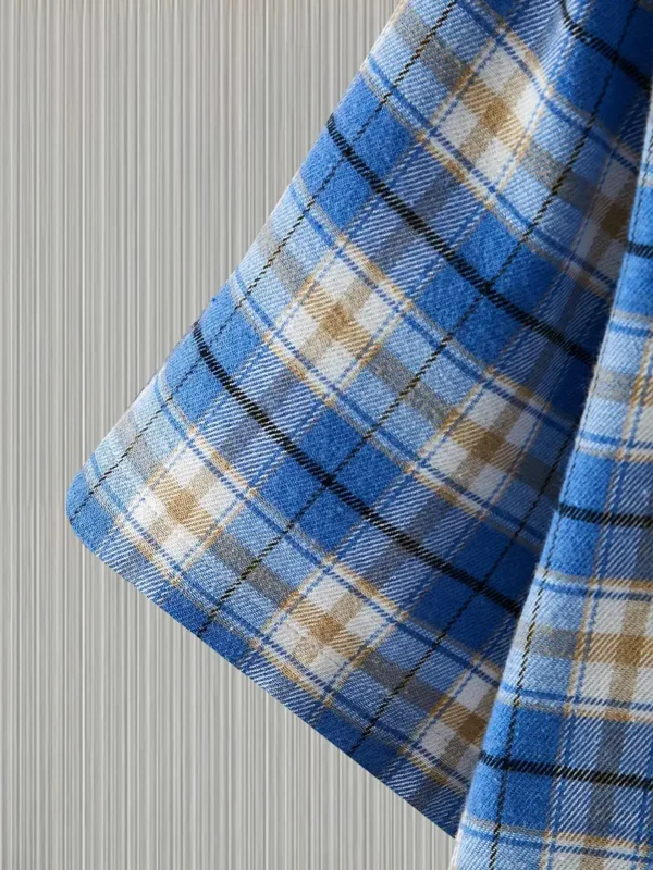 Chemise boutonnée à manches courtes pour homme avec motif à carreaux élégant et poche poitrine, vacances d'été – Image 10