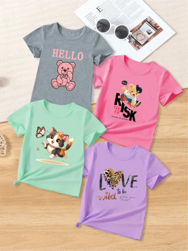 Lot de 4 t-shirts d'été à imprimé dessin animé pour fille, Mélange de polyester, col ras du cou, tissu tricoté, légèrement extensible, t-shirts décontractés à manches courtes pour enfants (modèles assortis)