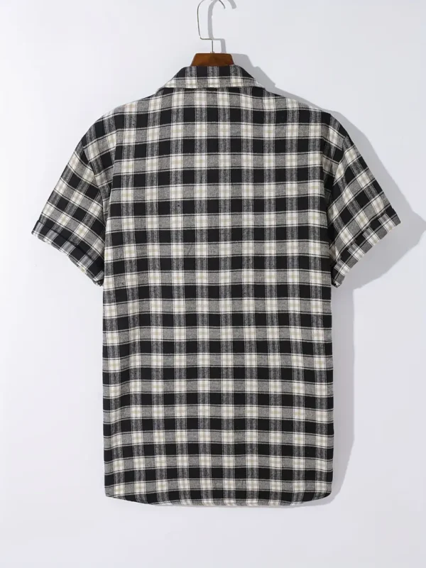 Chemise boutonnée à manches courtes pour homme avec motif à carreaux élégant et poche poitrine, vacances d'été – Image 7