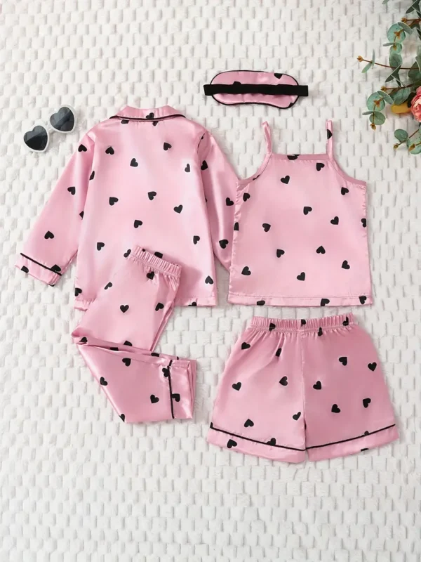 Ensemble de pyjama 5 pièces pour filles avec motif de cœurs d'amour sur toute la surface, haut à manches longues avec boucle à revers et pantalon assorti, débardeur sans manches, short et masque pour les yeux, ensemble de pyjama décontracté et mignon – Image 2
