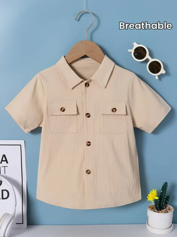 Chemise classique unie pour bébé garçon, haut respirant à manches courtes avec poche à rabat, parfait pour l'été en plein air