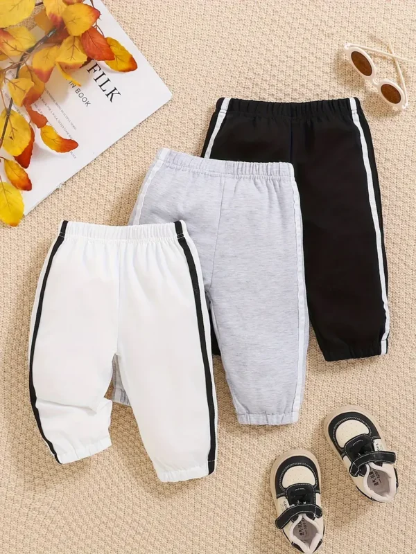 Pantalon de sport pour bébé 3 pièces Pantalon de sport pour bébé 3 pièces, pantalon décontracté à taille élastique, vêtements pour tout-petits et bébés garçons 15 octobre 2024 Kotazando