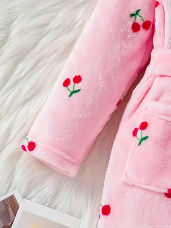 Peignoir à capuche en flanelle épaisse à motif de cerises pour fille, Peignoir de nuit chaud et confortable avec ceinture pour un port quotidien – Image 5