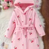 Peignoir à capuche en flanelle épaisse à motif de cerises pour fille, Peignoir de nuit chaud et confortable avec ceinture pour un port quotidien