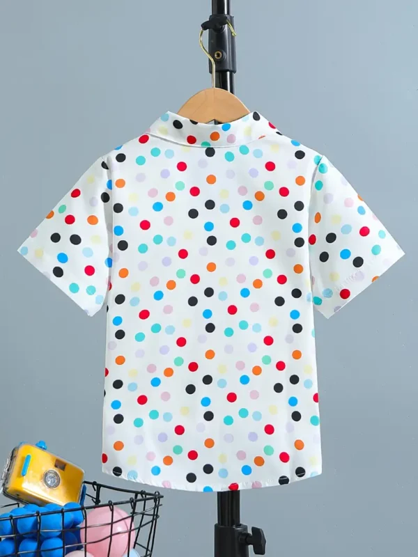 Chemise créative à pois colorés pour garçons Chemise créative à pois colorés pour garçons, hauts décontractés à manches courtes et revers, vêtements pour garçons pour l'été en plein air 13 octobre 2024 Kotazando