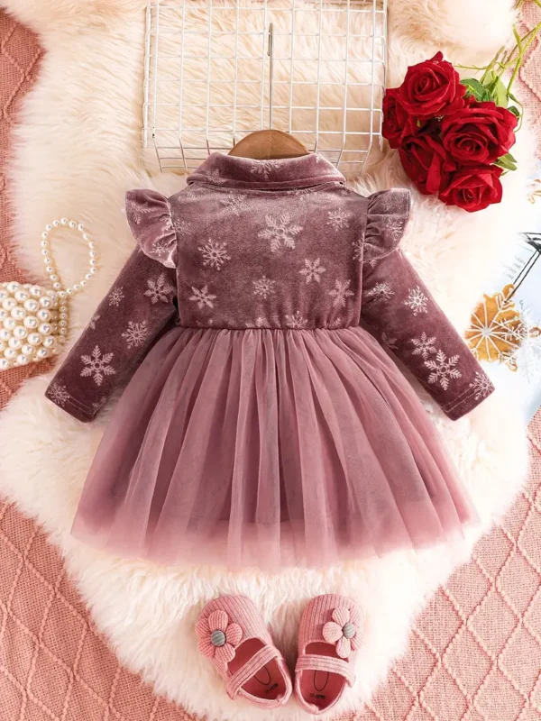 Robe élégante à manches longues en maille avec motif flocon de neige pour bébé Robe élégante à manches longues en maille avec motif flocon de neige pour bébé, robe pour bébé et petite fille octobre 18, 2024 Kotazando