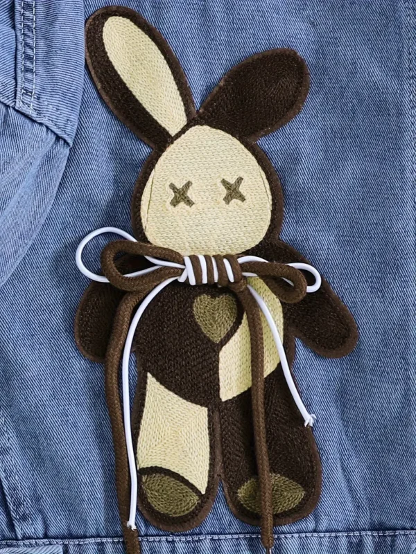Jacket en jean décontractée pour enfants avec broderie de lapin de dessin animé au dos, col à revers, manches longues à épaules tombantes – Image 7