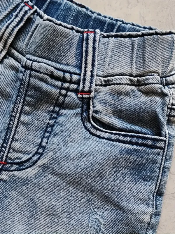 Jean en coton denim pour bébé garçon Jean en coton denim pour bébé garçon, pantalon décontracté doux et confortable avec taille élastique 15 octobre 2024 Kotazando