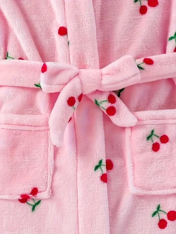 Peignoir à capuche en flanelle épaisse à motif de cerises pour fille, Peignoir de nuit chaud et confortable avec ceinture pour un port quotidien – Image 8