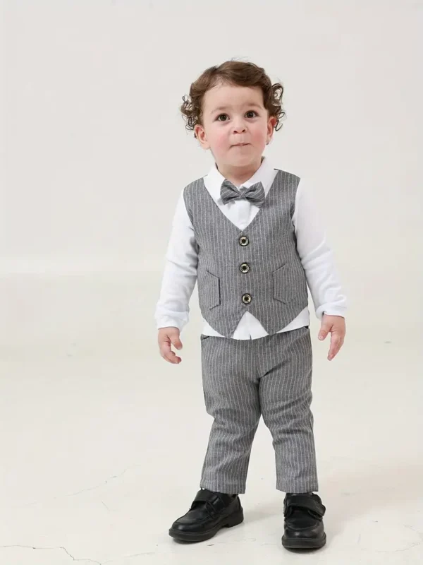 Ensemble 2 pièces pour bébé garçon Ensemble 2 pièces pour bébé garçon, gilet rayé gris avec nœud papillon et pantalon long, costume élégant et romantique pour anniversaire, fête, mariage, style décontracté 1 novembre 2024 Kotazando