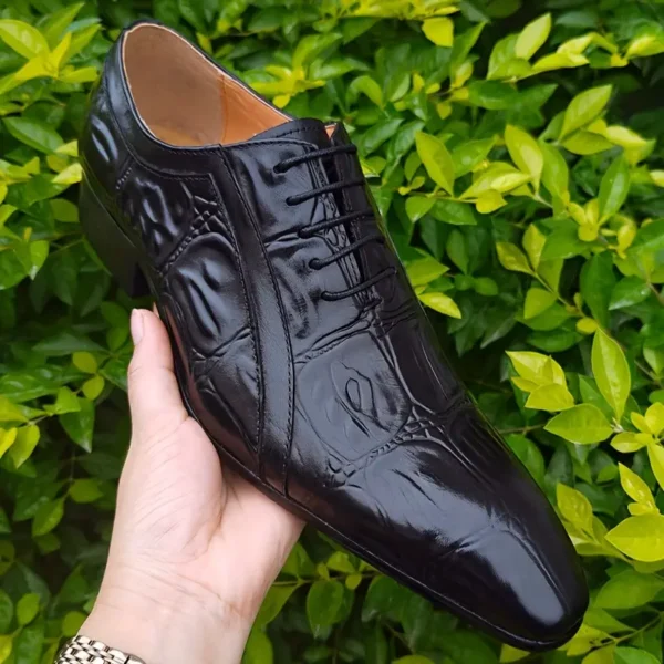 Chaussures Oxford classiques à bout pointu pour hommes avec tige en cuir, chaussures habillées à lacets respirantes et résistantes à l'usure, antidérapantes pour le bureau, les mariages, les fêtes – Image 2