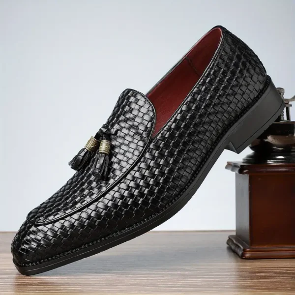 Chaussures habillées élégantes à enfiler pour hommes, Semelle en caoutchouc durable, coupe confortable avec détails à pompons pour mariages et affaires – Image 7