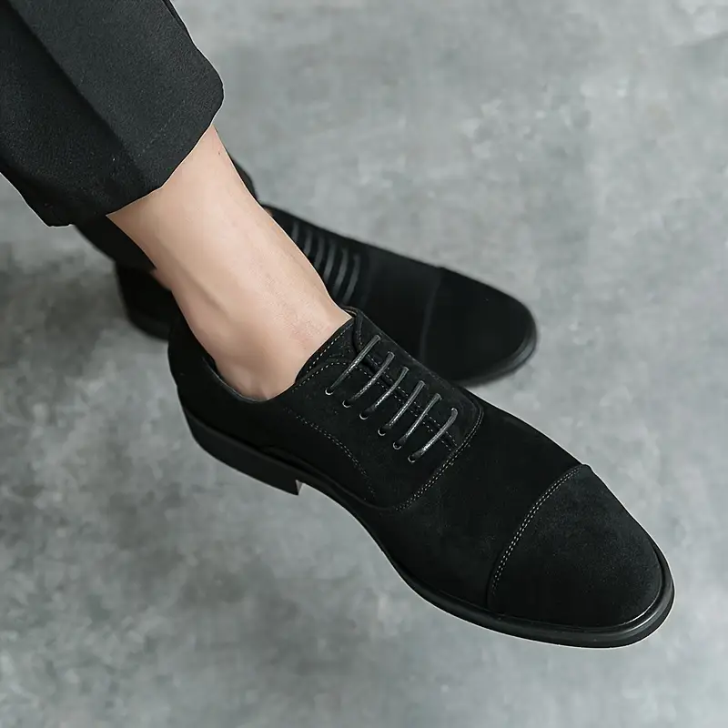 Chaussures Oxford tendance de style britannique pour hommes, Similicuir élégant et durable avec semelle en caoutchouc pour les affaires et les tenues décontractées 2 Chaussures Oxford tendance de style britannique pour hommes, Similicuir élégant et durable avec semelle en caoutchouc pour les affaires et les tenues décontractées