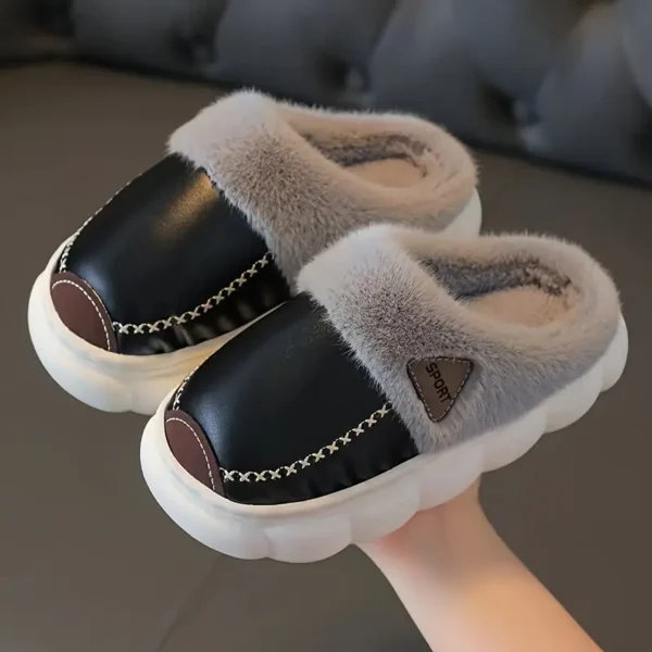 Chaussons confortables et élégants doublés de polaire pour garçons, Semelle souple, antidérapants pour une utilisation en intérieur/extérieur, parfaits pour l'automne/hiver – Image 2