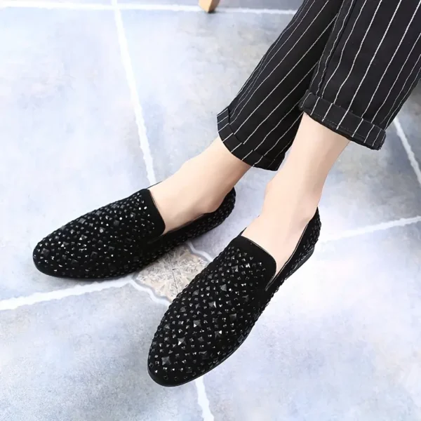 Mocassins unisexes tendance à enfiler, en similicuir orné de strass, chaussures décontractées à bout rond pour fête et usage quotidien, semelle en caoutchouc, doublure et semelle intérieure en similicuir