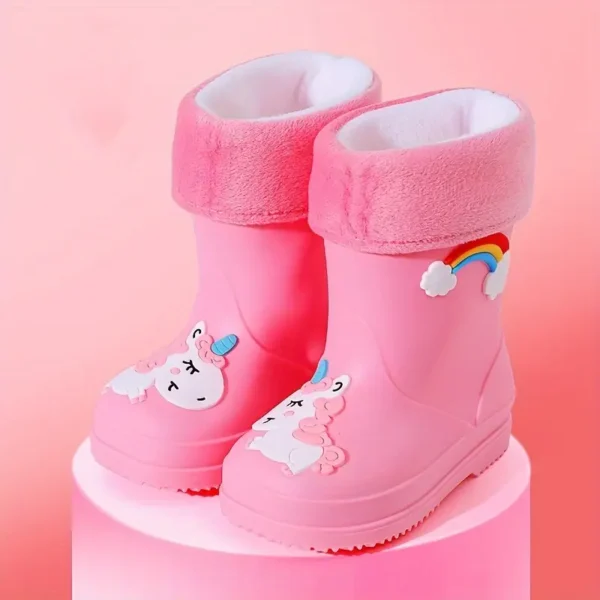 Bottes de pluie doublées en peluche pour enfants 2024, Bottes courtes en caoutchouc durables, toutes saisons et chaudes avec motif de dessin animé pour garçons et filles, chaussures d'extérieur en PVC à bout rond à enfiler - Image 2