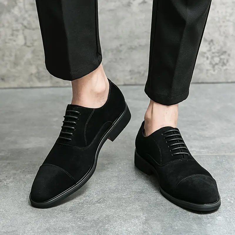 Chaussures Oxford tendance de style britannique pour hommes, Similicuir élégant et durable avec semelle en caoutchouc pour les affaires et les tenues décontractées 7 Chaussures Oxford tendance de style britannique pour hommes, Similicuir élégant et durable avec semelle en caoutchouc pour les affaires et les tenues décontractées – Image 6